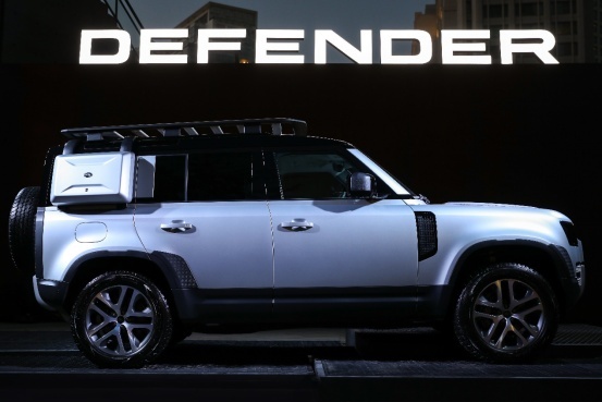 最硬核的高科技硬派越野SUV 全新路虎卫士预售79-99万元