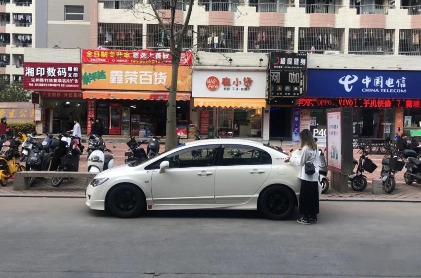 再快的火箭，也追不上开本田FD2的女孩