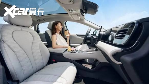 B级满配家轿已就位！2027款海豹06满配上市，售价9.99万元起