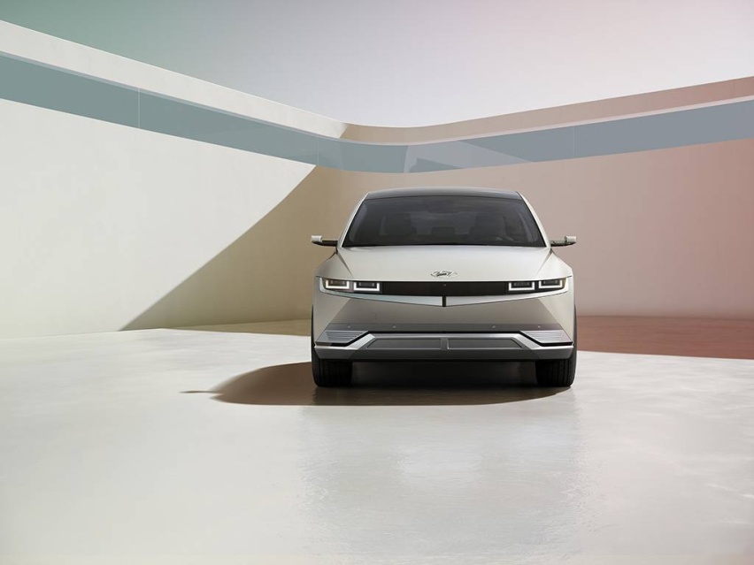 解析现代电动汽车IONIQ 5，轴距达3米，零百加速5.2秒