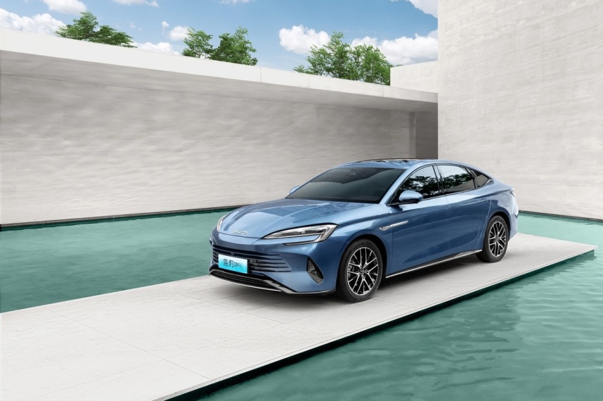 选主流中型轿车，只看海豹DM-i 1.5L车型就够了