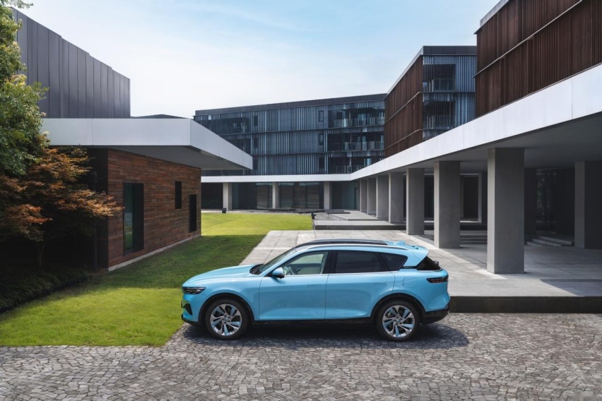 30万级SUV“天花板”，岚图FREE拥有德系豪车驾控，还补贴3万