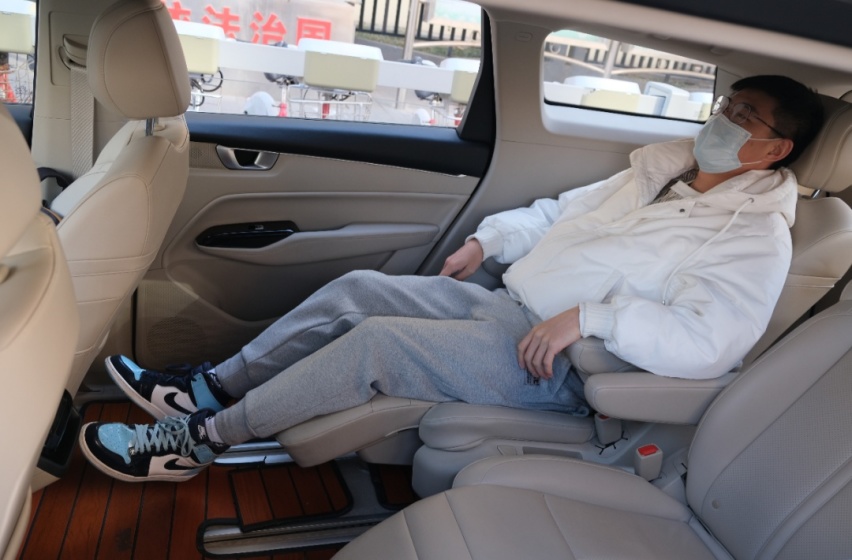 10万块的平民神车，竟能让你后排躺平？