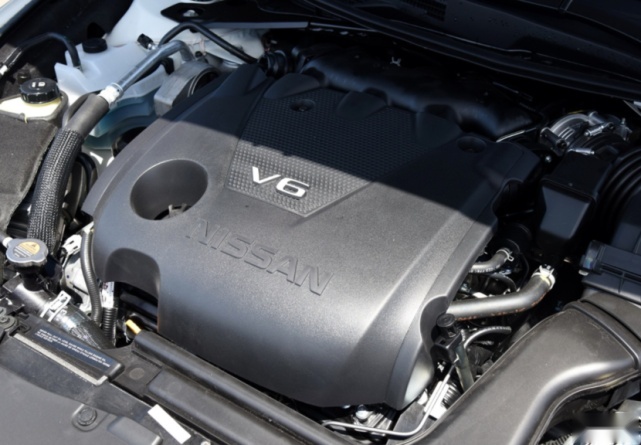 可惜了：搭载3.5L V6的日产西玛，还匹配CVT变速箱