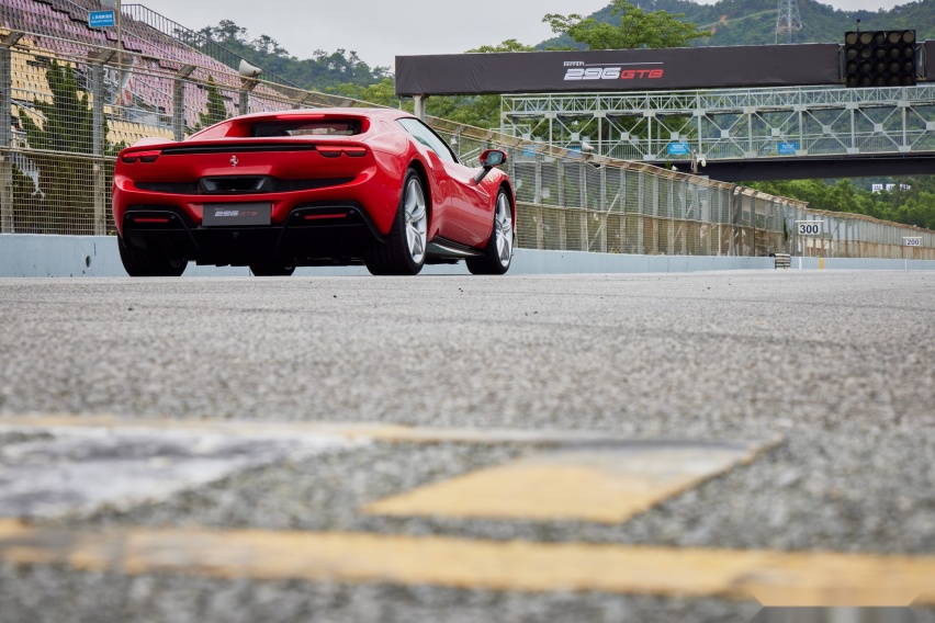 6缸跃马依然够“烈” 赛道试驾法拉利296 GTB