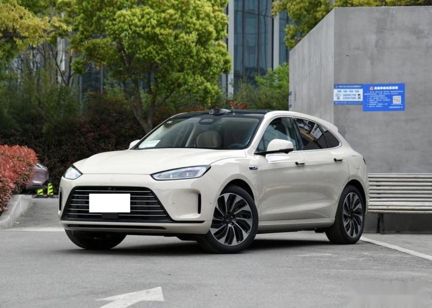 27.98万起售，问界M5智驾版正式上市，问界M9惊艳亮相