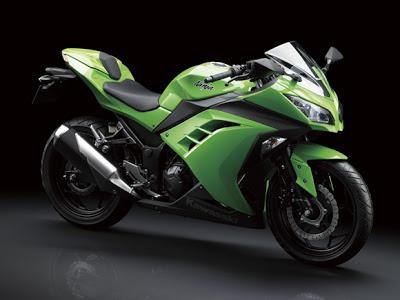 川崎打响小排量四缸车军备赛第一枪，250CC川崎ZX-25R