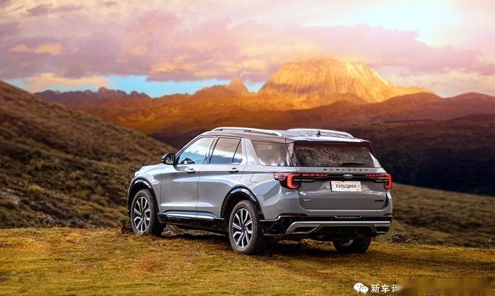 纵置后驱+10AT，6座大SUV！福特探险者赤金版售38.98万元