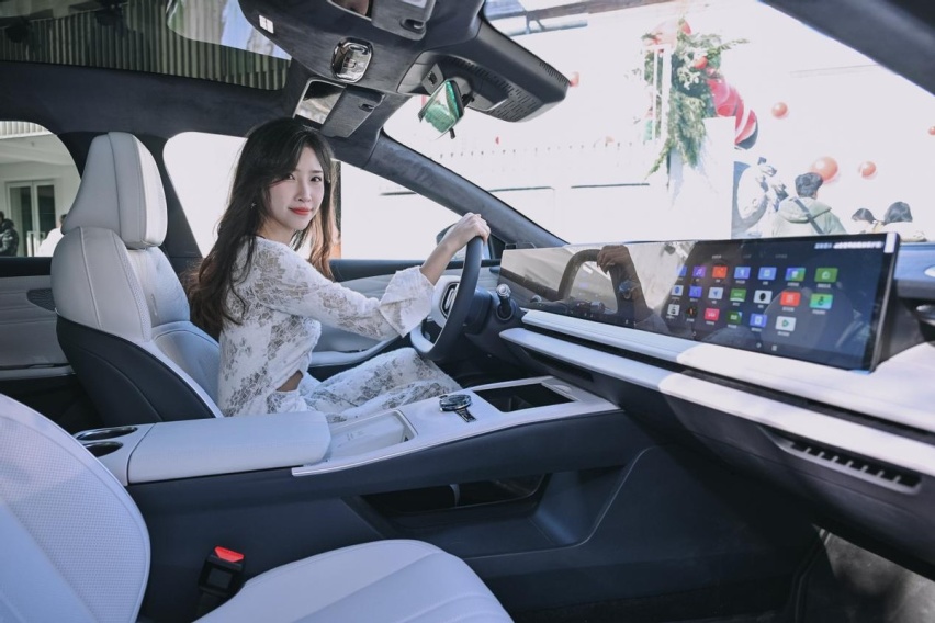 “吉利最美轿车”银河E8，重新定义“新一代纯电旗舰”