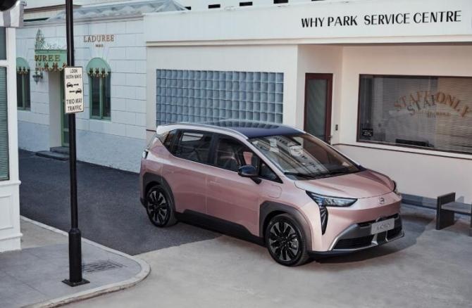新知达人, 2022款AION Y上市 2.0㎡全景天幕+无感启动