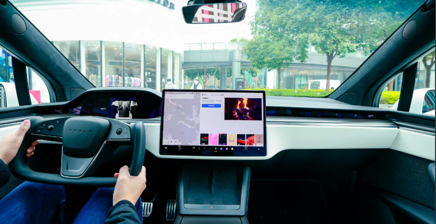 Model X Plaid空降大连  特斯拉在“浪漫之都”现场圈粉
