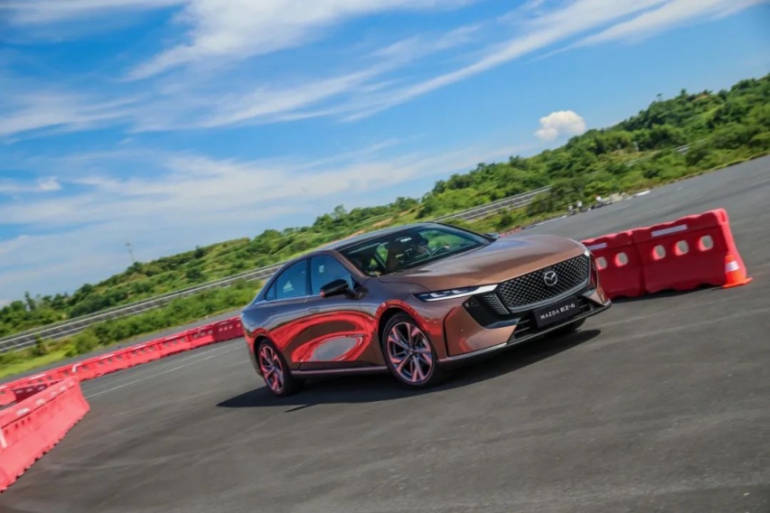 驾控更进阶 长安马自达 MAZDA EZ-6 树立合资新能源价值新标准