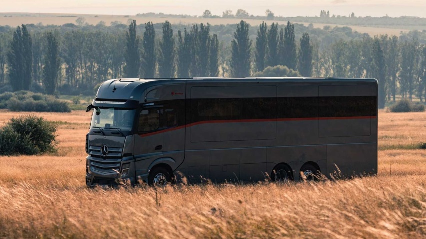 带上法拉利寻找诗和远方 陆地超级游艇Dembell Motorhome