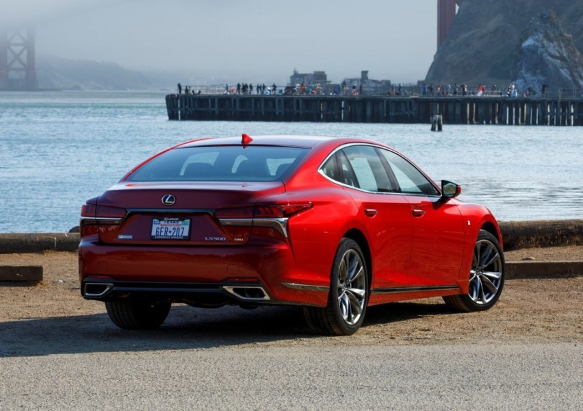 新一代丰田陆巡长这样？还全面弃用5.7 V8引擎！