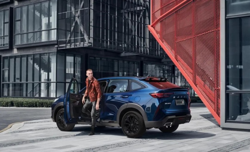 1.5T混动动力比肩3.0T,油耗仅4.7L!哈弗H6S该怎么选?