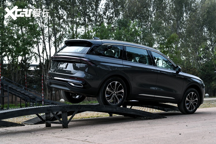 测试座椅舒适，林肯坐着也太得劲了！