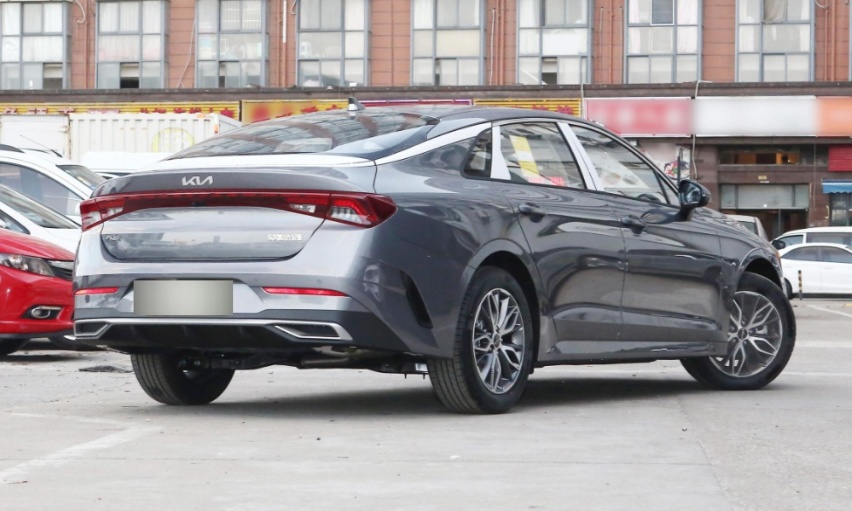 它是合资品牌中型车，16.28万起售，销量却不高