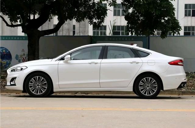 2.0T爆发234马力,号称最美B级车,如今被迫宣布停产
