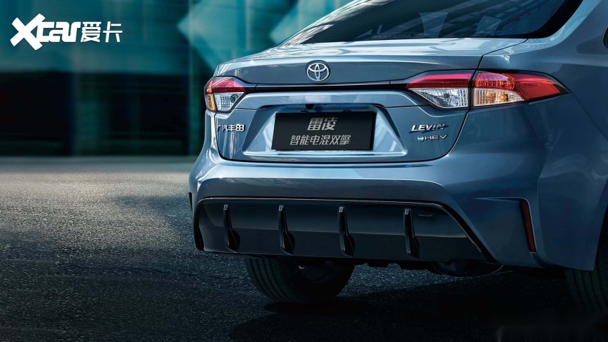 同平台姊妹车型"互搏"!丰田卡罗拉与丰田雷凌,谁更胜一筹?