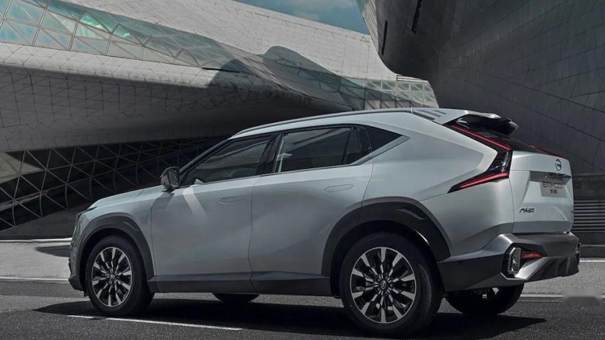 13万起买2.89米轴距SUV，一箱油能跑1700公里，还看啥CR-V