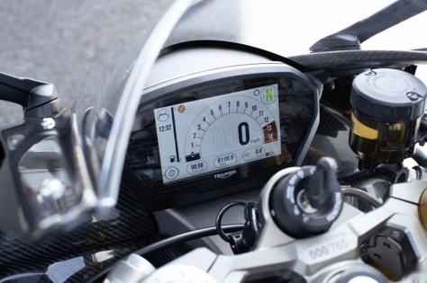 凯旋MOTO2三缸赛车市售版登场