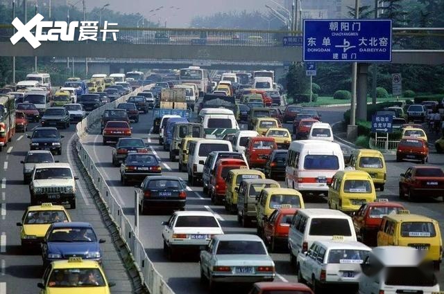 最早国产的JDM车型之一，这辆夏利曾经红遍大江南北