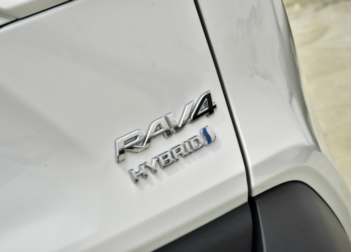吸取教训、准确定价，插电的RAV4荣放竟然性价比满满？