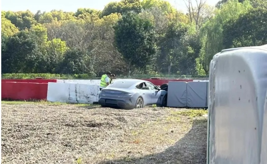 小米SU7一天两次冲出赛道，设计有问题？