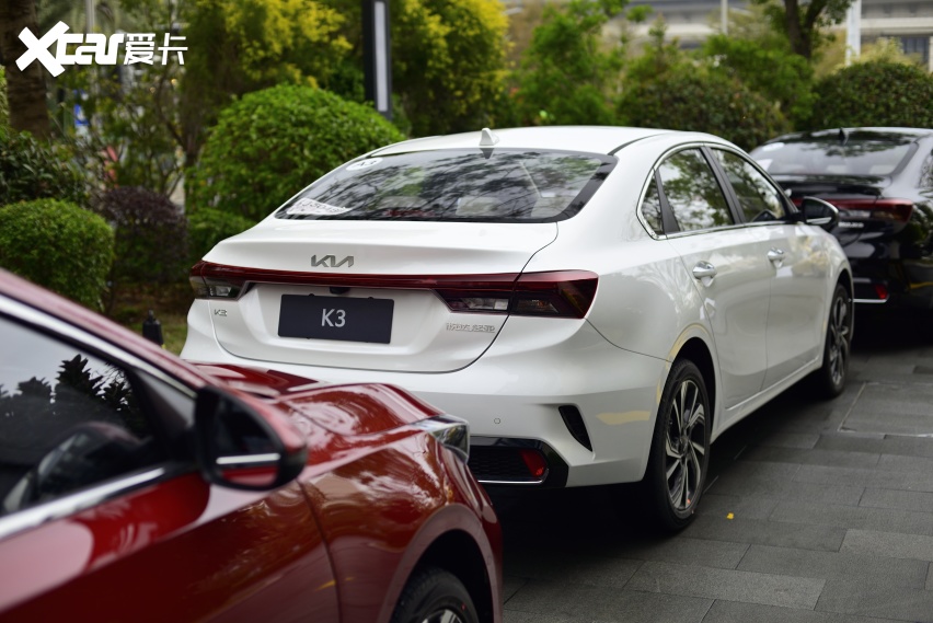 试驾新起亚k3,动力强劲,配置丰富,实力全面越级