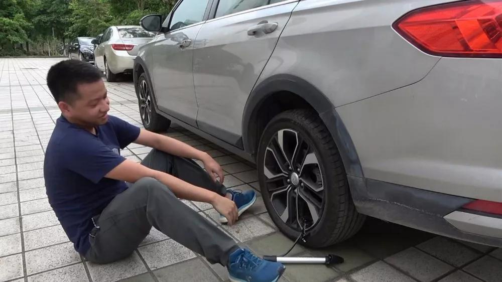 单车打气筒不能给汽车打气？我不信！【汽车Vlog083】