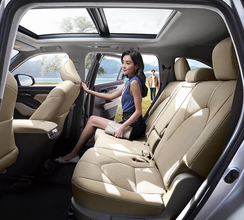 30万级家用SUV，空间兼顾经济，汉兰达对比昂科旗，选哪个更好？
