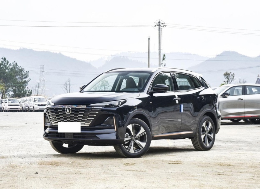 售价10.39万元，长安CS55 PLUS轻年版上市