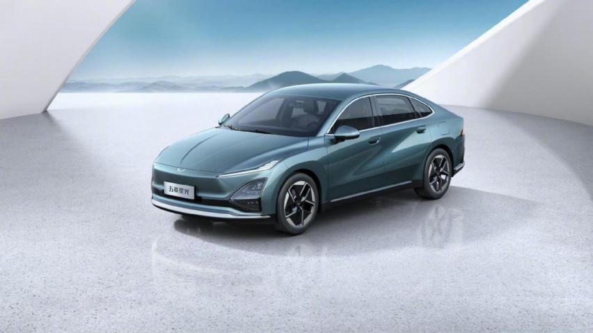 五菱“破格”造轿车！网友：光是造型就“赢麻了”！