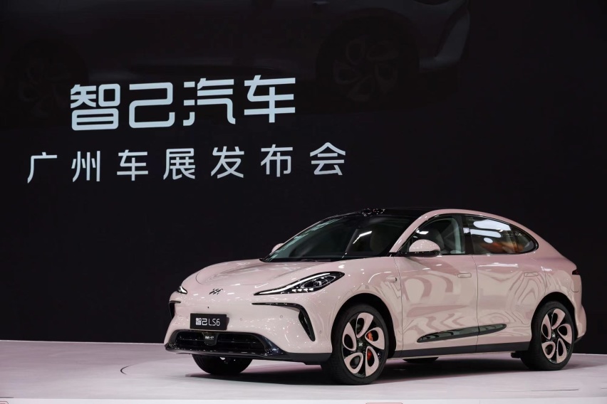 金晨 x 智己 LS6，明明可以靠颜值，却偏偏要靠实力