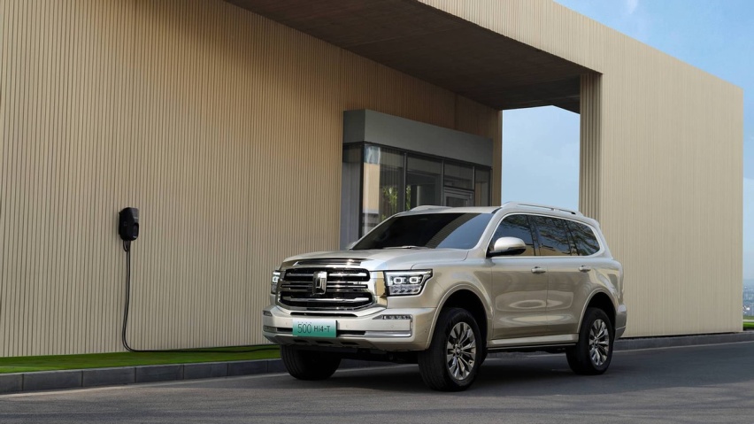 车长超5米油耗仅8.8L！新款坦克500 Hi4-T上市 售33.5万