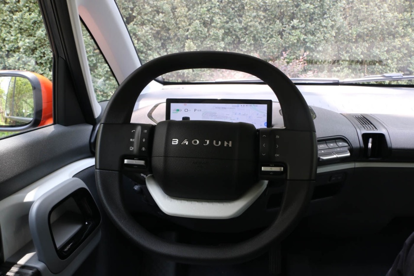 仅几万块的新宝骏KiWi EV！看着很高端却很省钱？