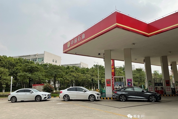 奔驰A级/宝马1系/奥迪A3，谁是年轻人的第一辆豪车?
