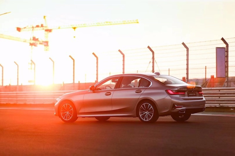 时刻保持精分 这是一台让你爱不释手的全新BMW 325Li