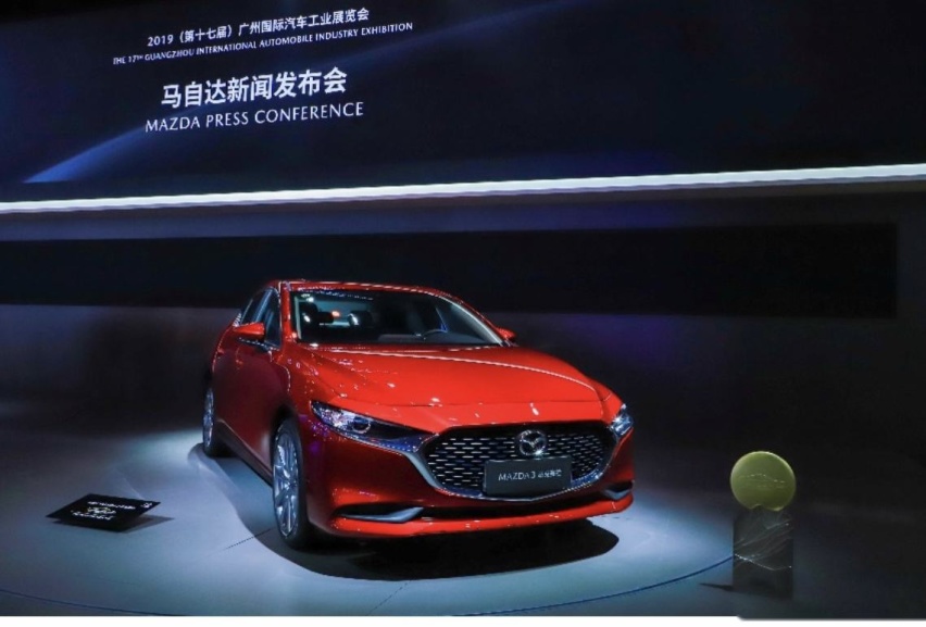 昂克赛拉获颁2020中国年度风云车，比分力压保时捷与宝马！