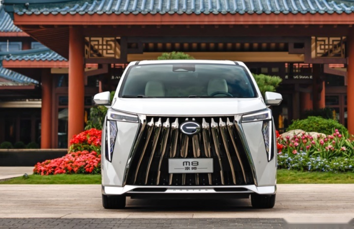 自主品牌豪华MPV——传祺M8宗师挑战“碰撞测试”