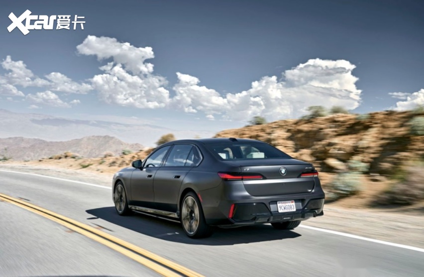 悄悄抢占电动旗舰制高点?宝马i7上市,售价百万起