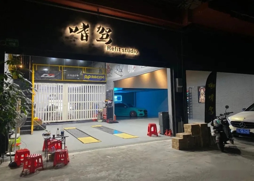 4套轮毂4次改色的奥迪A3，折腾久了还是自己开车房更方便