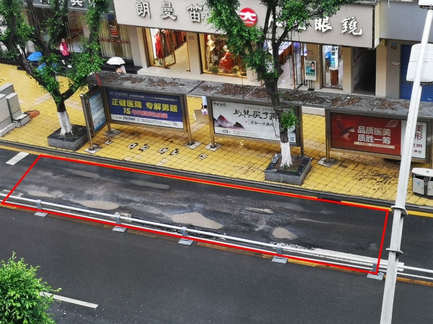 整条高速都是沥青路，为啥一进收费站却变成水泥路了？