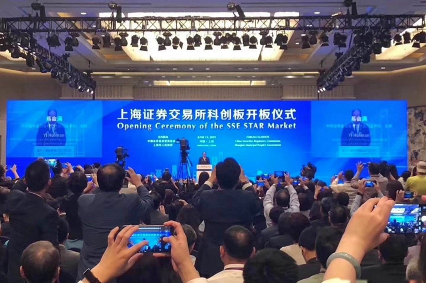 一上市就暴涨41.47％！中国车企都跑去赚美国人钱了？