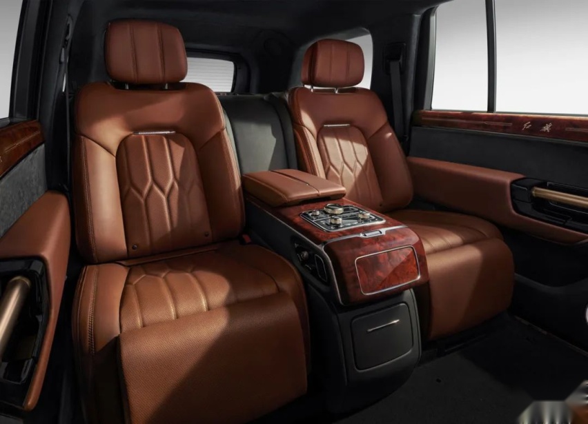 红旗LS7官图发布 4.0T+V8 车长接近5.7米比劳斯莱斯大