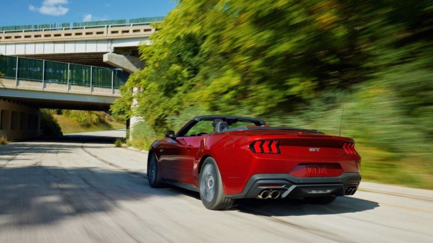 ford-mustang-2023 (9).jpg