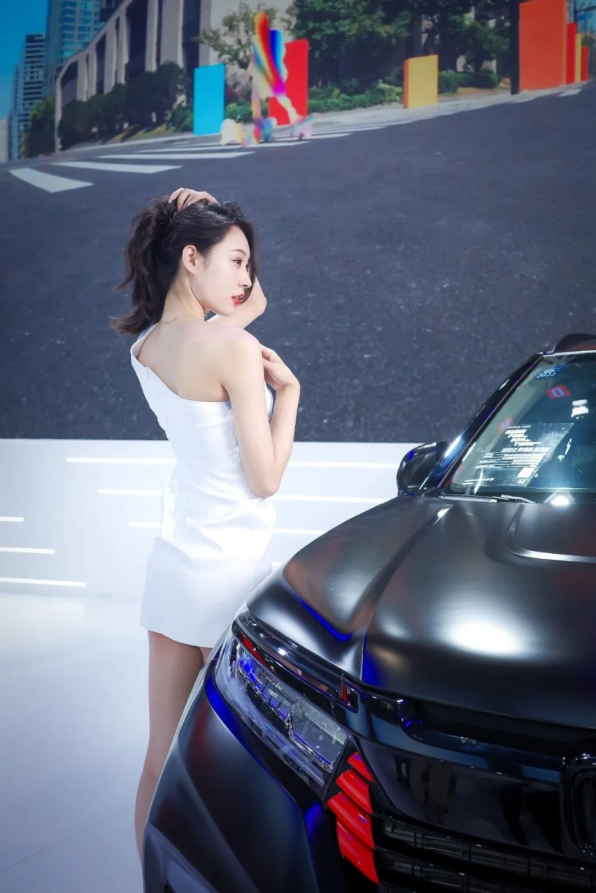 重庆车展火热，是车热还是看车模热