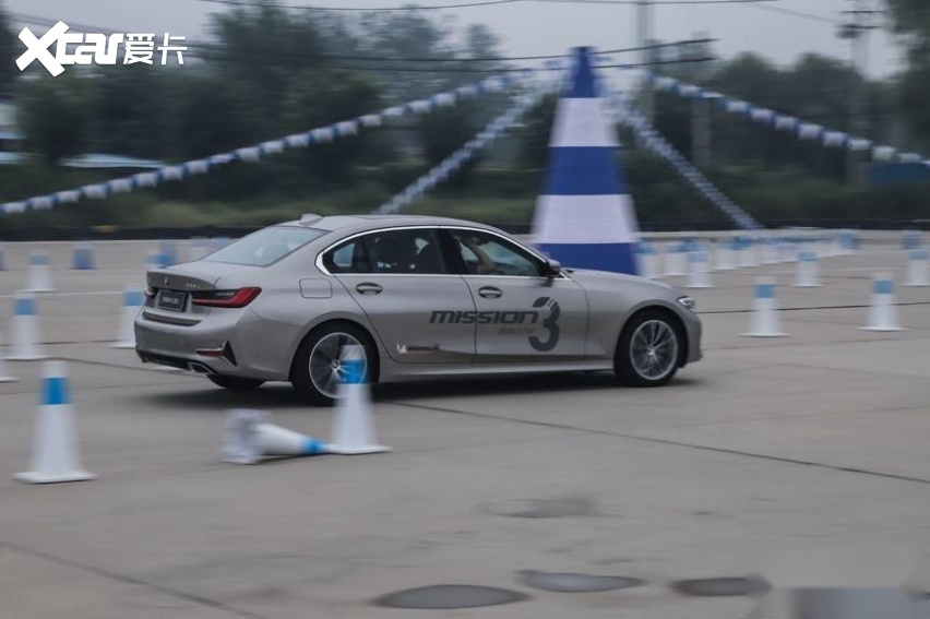 何不，在“金卡纳”赛道里“飙”一把全新BMW 3系