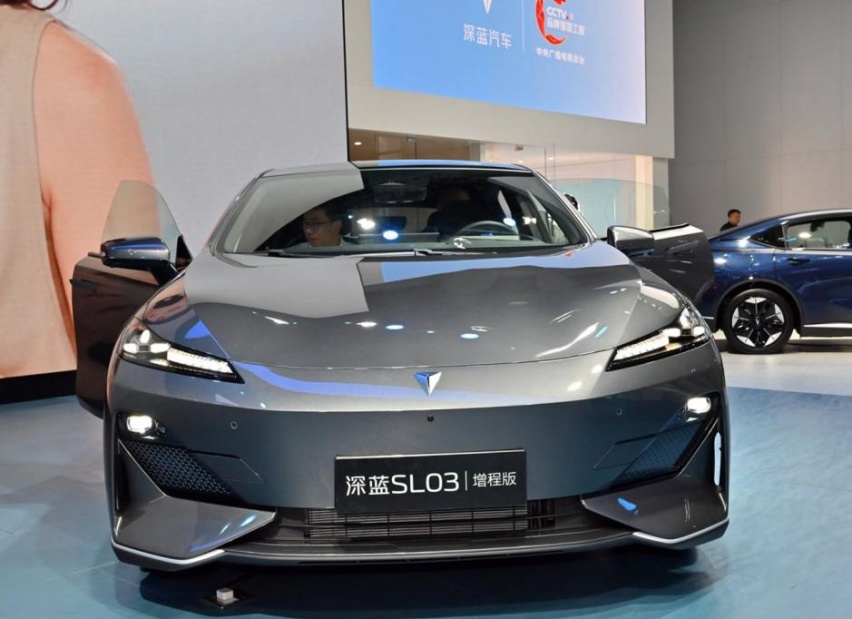 与比亚迪混动路线不同，深蓝SL03继续用增程混动闯天下！