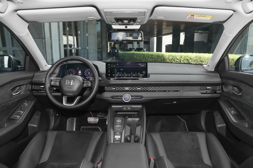 汉DM-i荣耀版对比雅阁e:PHEV，你更喜欢哪一款？